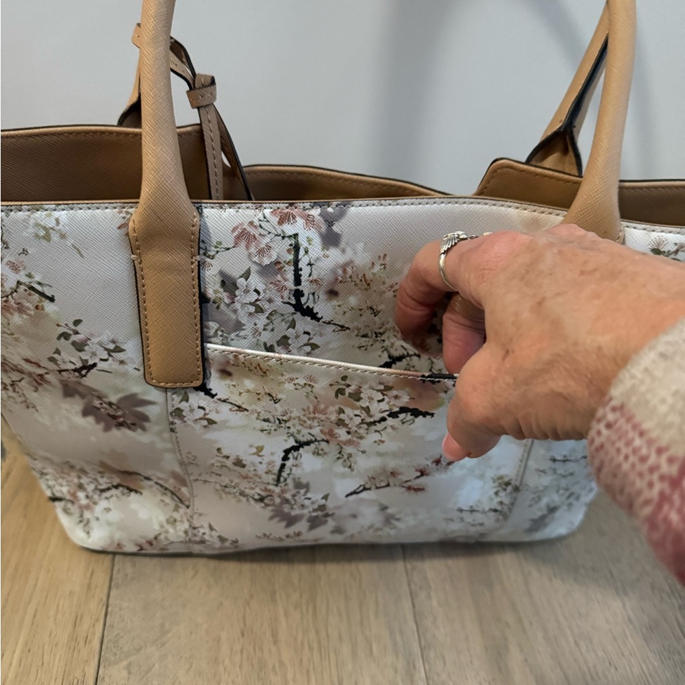 Calvin Klein Blossom Print Cream Tote - Picture 3 of 9